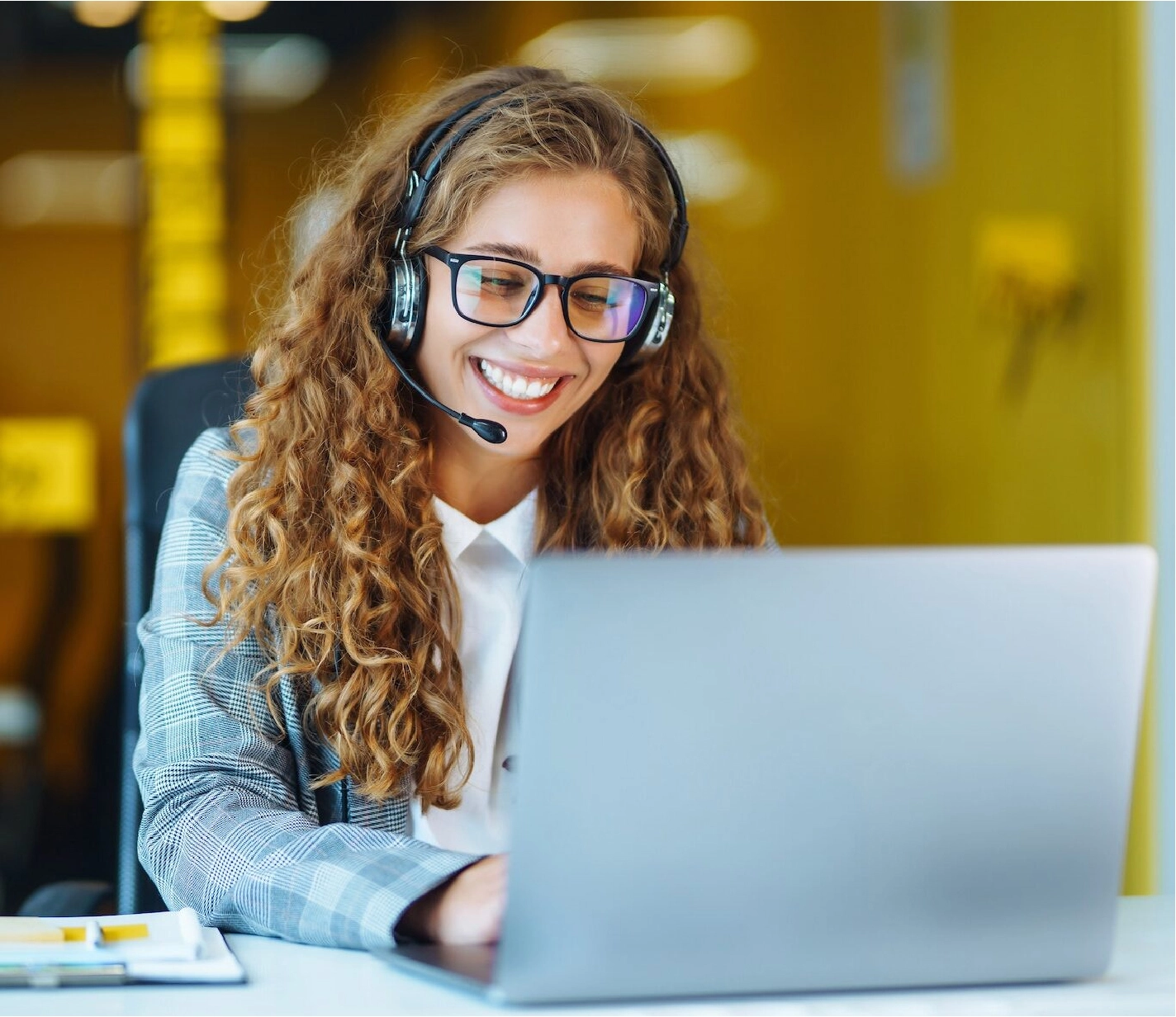 Customer experience agent supporting customers